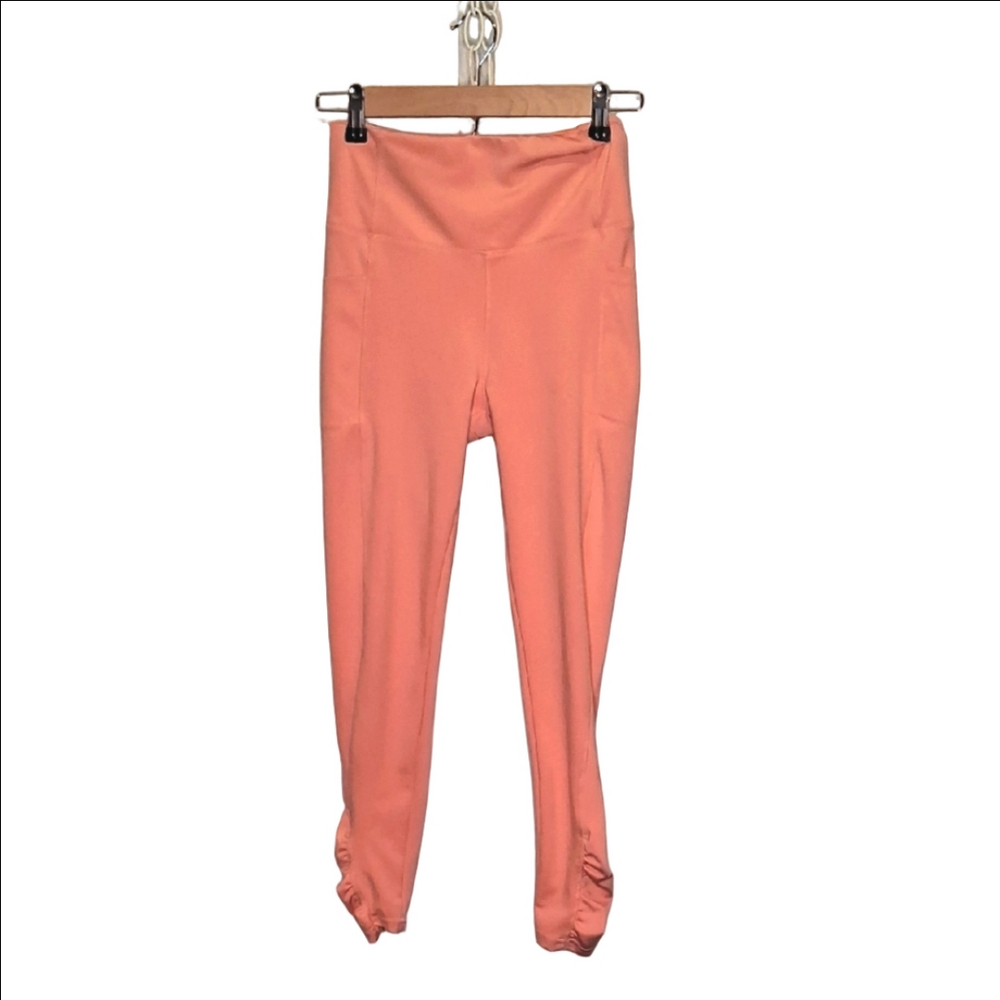 Kay Unger Peach High Waist Pull On Athletic Leggings W/ Media Pocket Size Small
